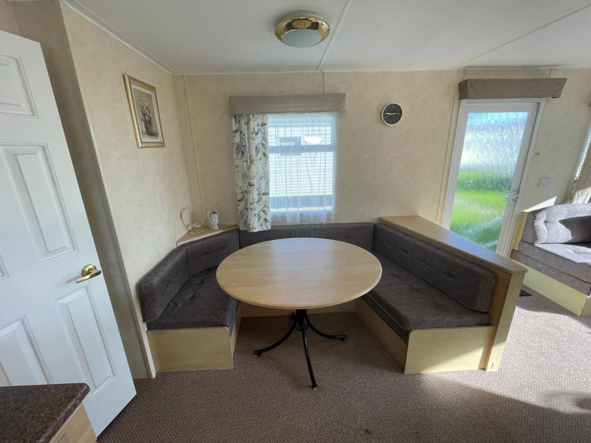 Hotel 341 Family Caravan At Marine Holiday Park, Sleeps 6 Rhyl Esterno foto