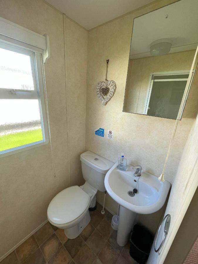 Hotel 341 Family Caravan At Marine Holiday Park, Sleeps 6 Rhyl Esterno foto
