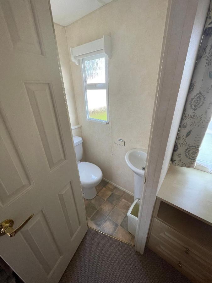 Hotel 341 Family Caravan At Marine Holiday Park, Sleeps 6 Rhyl Esterno foto
