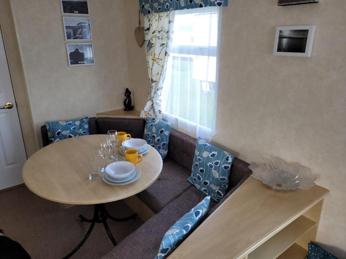 Hotel 341 Family Caravan At Marine Holiday Park, Sleeps 6 Rhyl Esterno foto