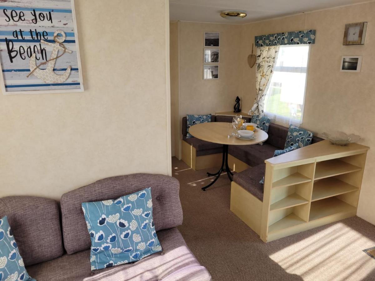 Hotel 341 Family Caravan At Marine Holiday Park, Sleeps 6 Rhyl Esterno foto