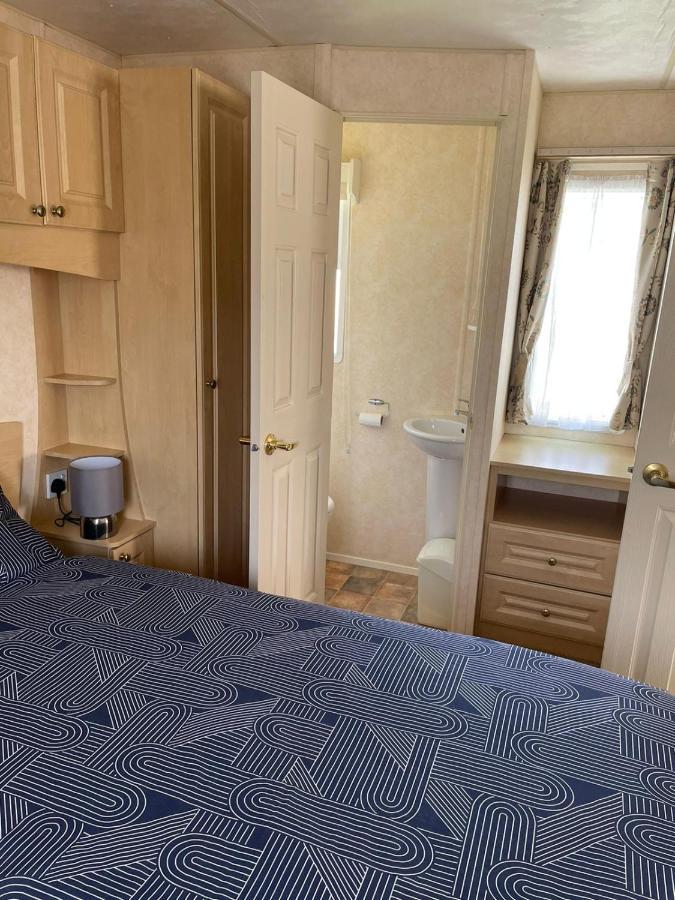 Hotel 341 Family Caravan At Marine Holiday Park, Sleeps 6 Rhyl Esterno foto